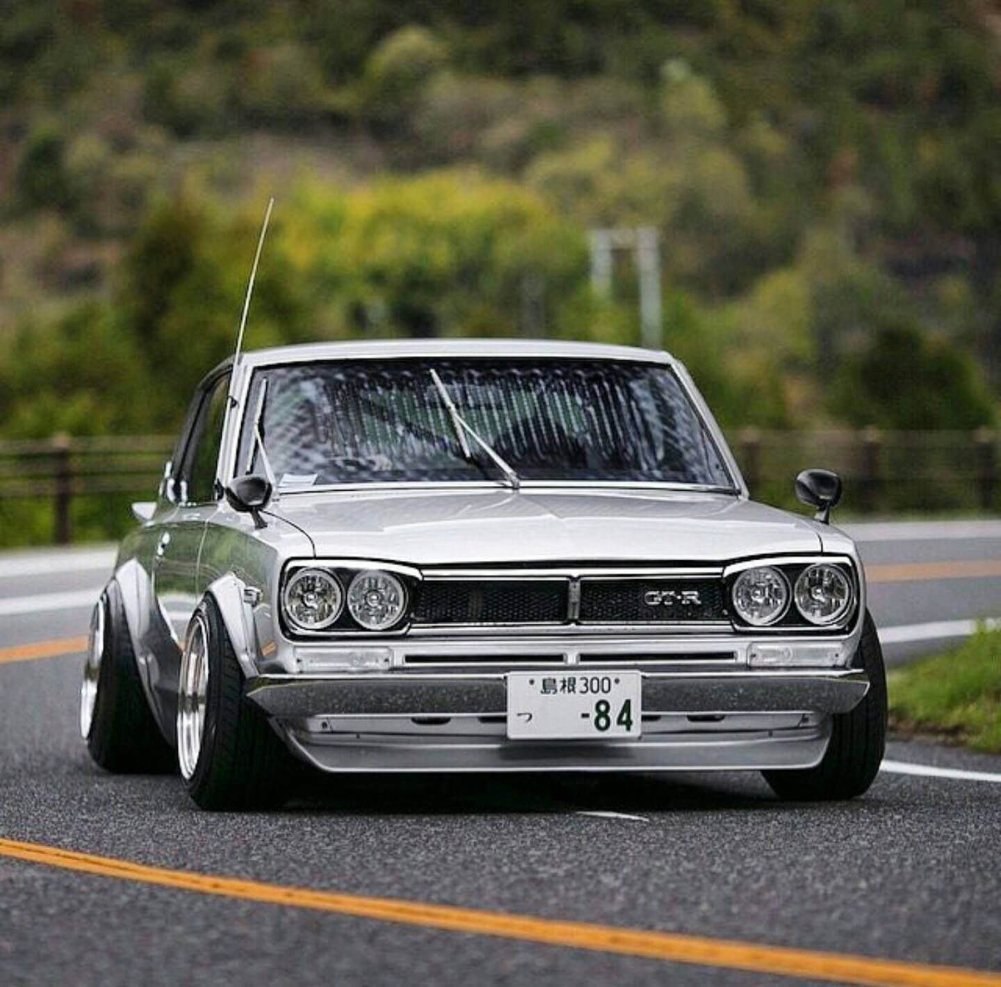 1971 Nissan 2000 GT-R Hakosuka.jpg